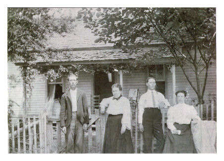 David and Martha Thomas and Logan and Maude Thomas Evans